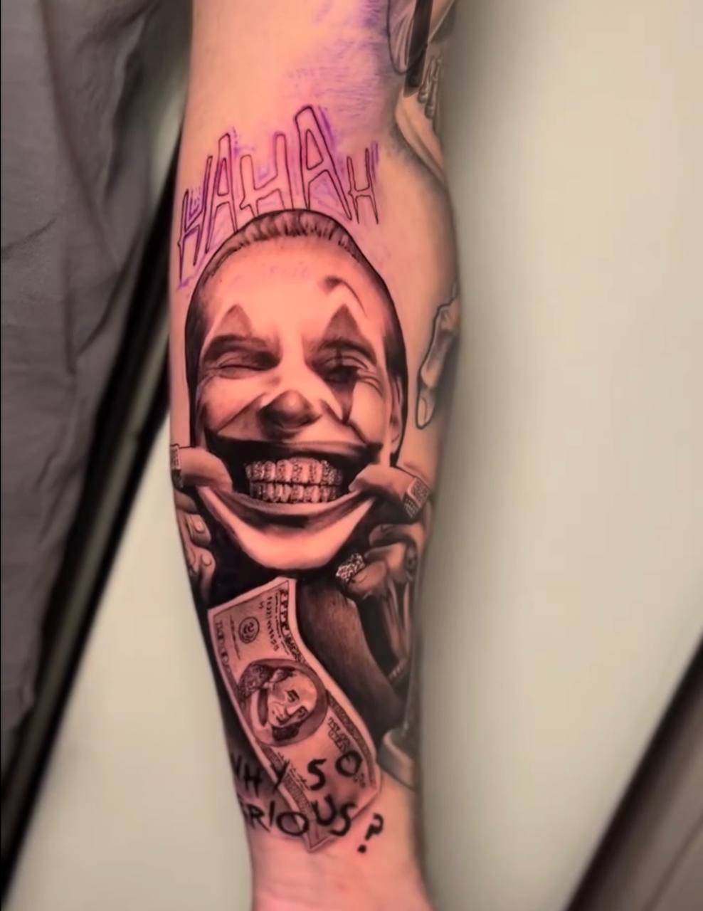 Joker — przedramię