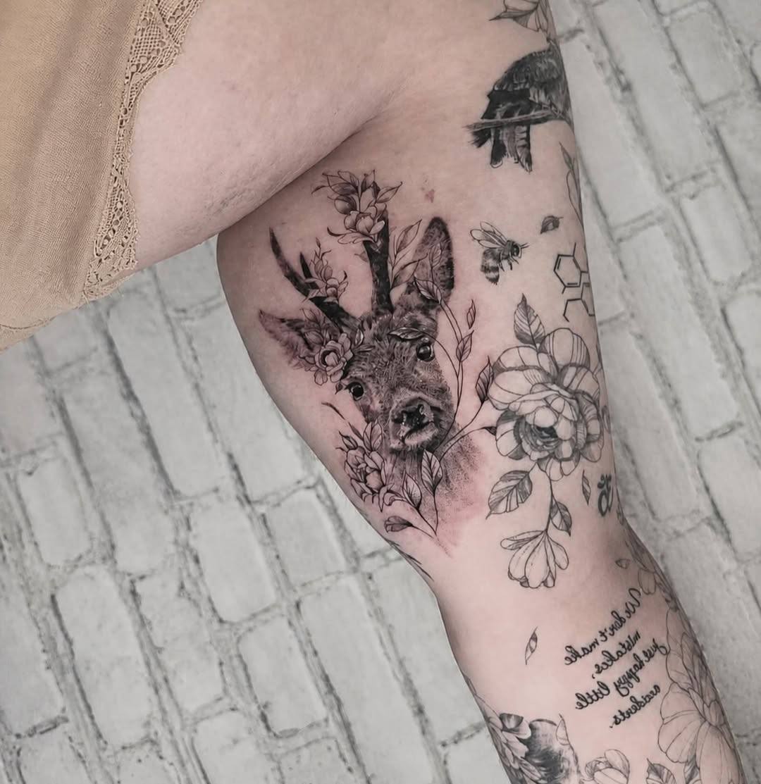 Jeleń w kwiatach — udo