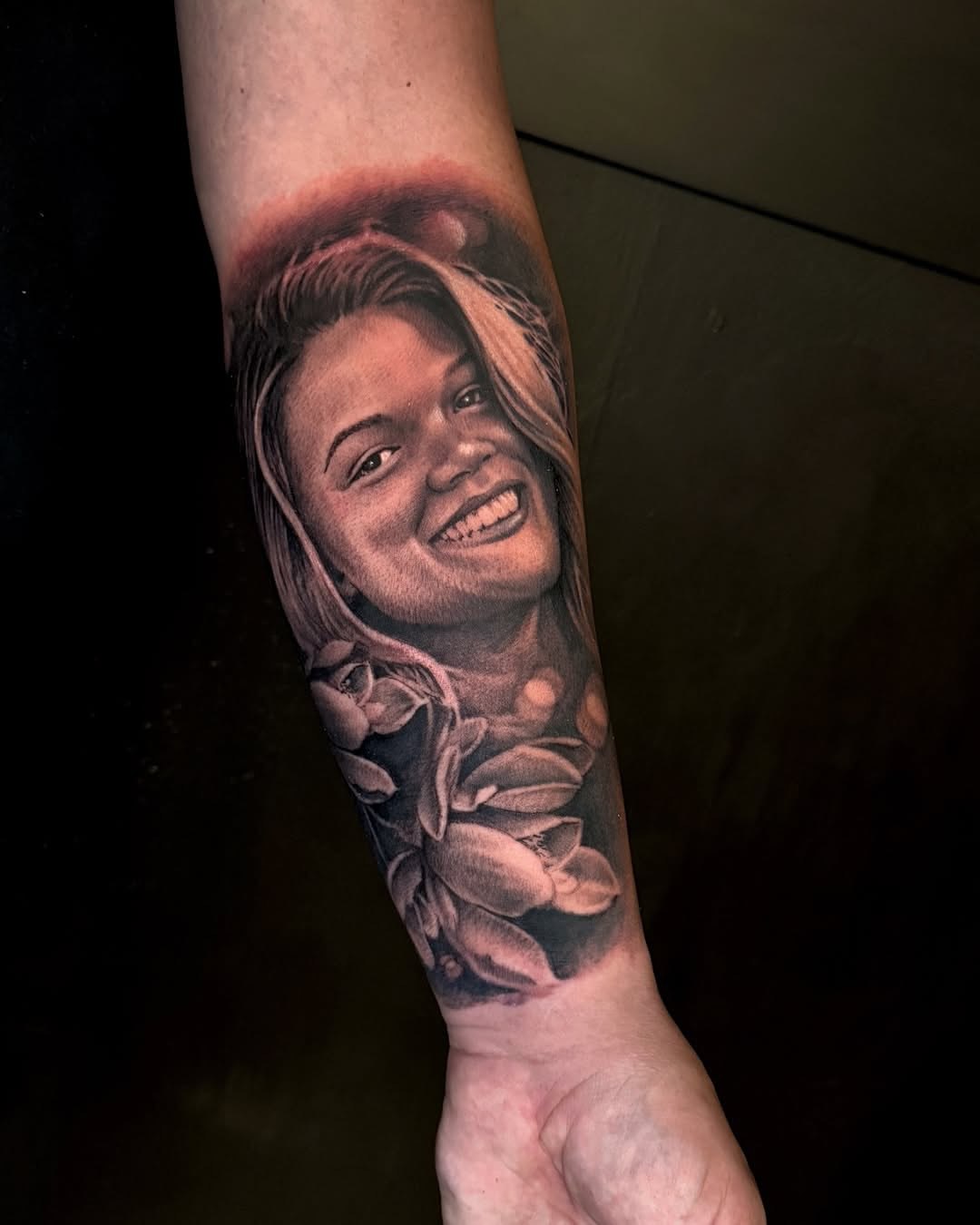 Portret & kwiaty — przedramię