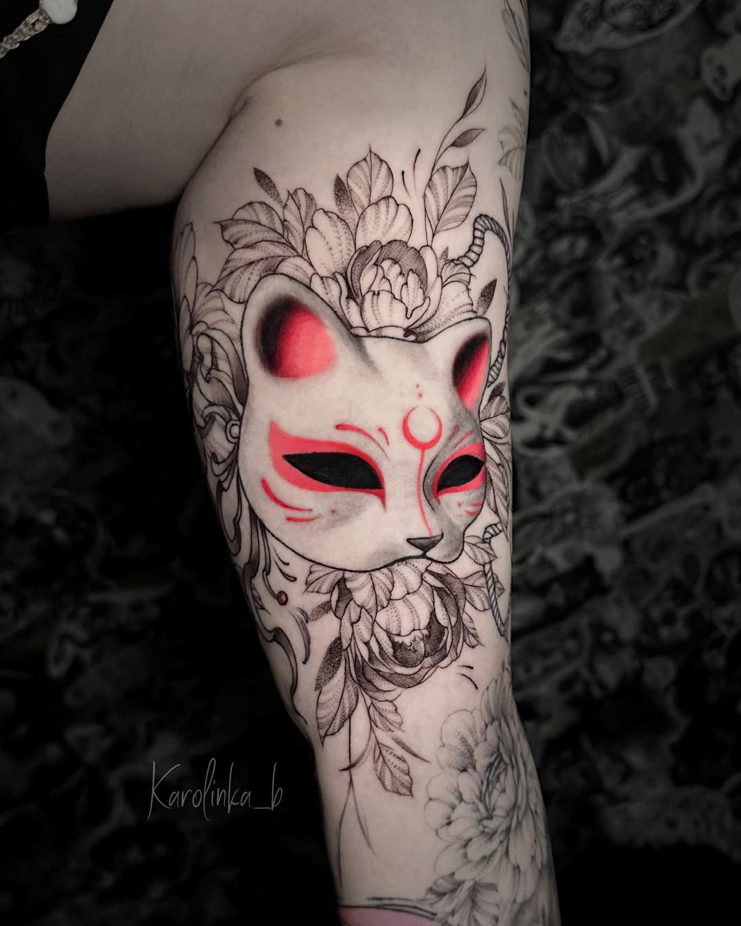 Maska kitsune — ramię